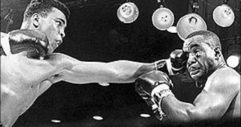 El 25 de febrero de 1964 en Miami Beach EL JOVEN CASSIUS CLAY DESTRONÓ AL CAMPEÓN SONNY LISTON EN PELEA DE SITUACIONES CURIOSAS Muhammad Alí y Sony Liston