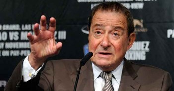 Hearn duro con Arum, Teófimo desconocido en Inglaterra y Ryan le aceptó a DAZN lo que rechazó Canelo Bob Arum
