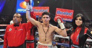 Hugo “Cuatito” Ruiz retador obligatorio de Leo Santa Cruz