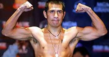 Marco Antonio Barrera pierde ante Amir Khan