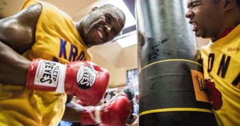 Adonis “Superman” Stevenson entrena ante los medios
