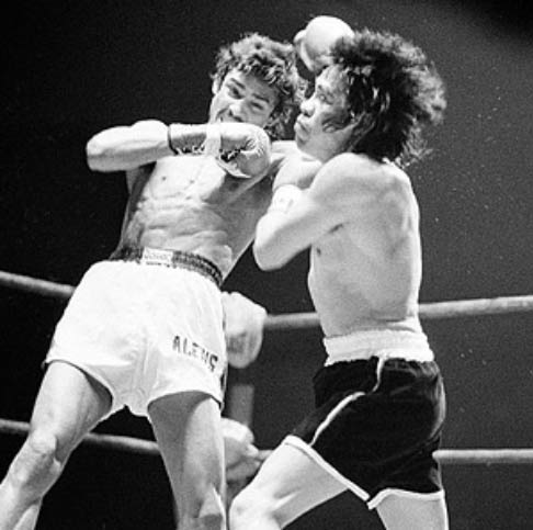 Alexis Arguello vs Puas Olivares