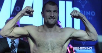 Kovalev y Pascal hacen el peso para pelea del sábado en Montreal