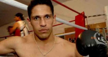 Marco “Dorado“ Reyes listo para sorprender a Chávez Jr y al mundo