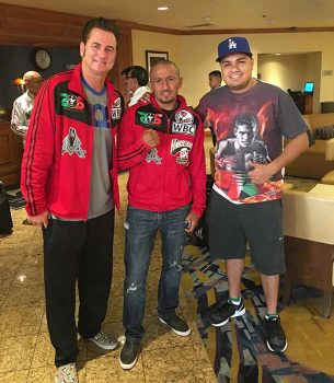 Sean Gibbons con Salido y Hector Zafari
