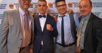 Jon Fernández firma con Dibella Entertaiment para boxear en Estados Unidos