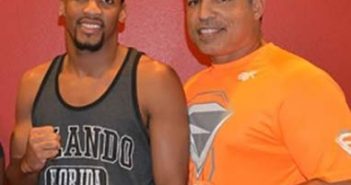 Video – Entrevista con Midyael ‘el Diamante Negro’ Sánchez ( 2-0, 1 KO – 147lbs ) y su entrenador Ricky Márquez.