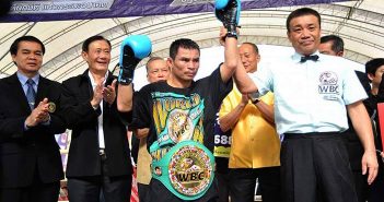 Oficiales de Ring: Menayothin vs. Taduran Wanheng Menayothin