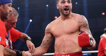Nathan Cleverly se impone a Juergen Braehmer