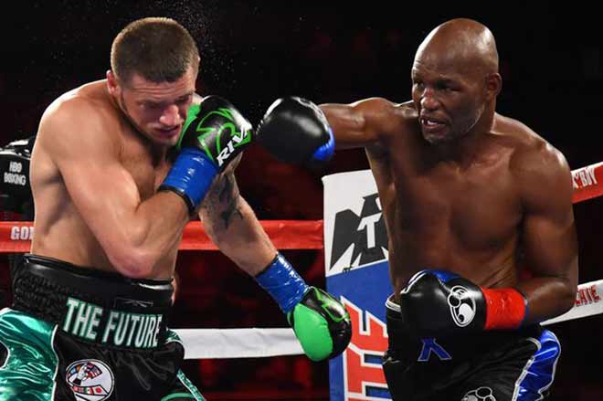 Hopkins (Derecha) vs Smith