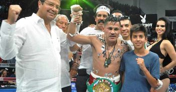 Miguel “Micky” Román acaba en el último asalto con “Pantera” Saguilán