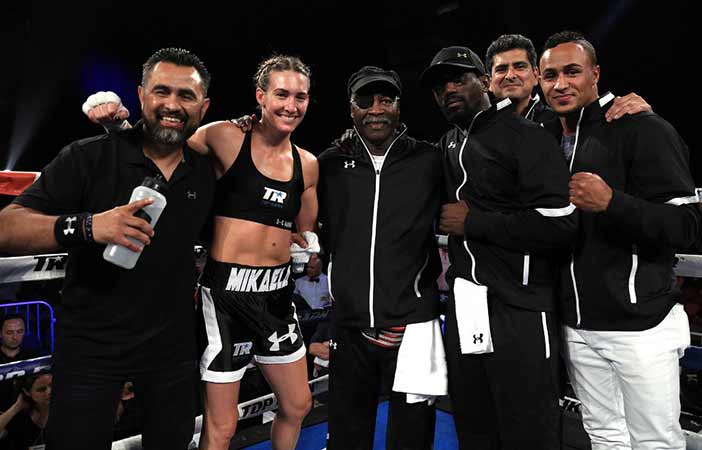 Mikaela Mayer (Credito de Foto: Mikey Williams / Top Rank)