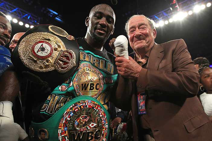 Crawford y Bob Arum (Foto: Mikey Williams / Top Rank)