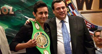 Moises Fuentes frente al campeón Daigo Higa el 4 de febrero Moisés Fuentes y Sulaimán