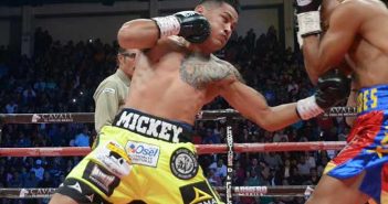 Miguel “Mickey” Román esperando la pelea con Berchelt Miguel 'Micky' Román vs Arístides Pérez (Promociones del Pueblo)