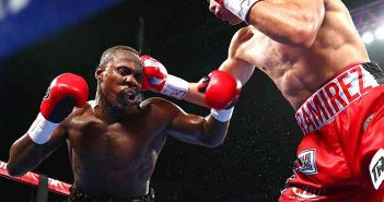 Gilberto “Zurdo” Ramírez noqueó a Ahmed en el sexto Ahmed vs Ramírez (Mikey Williams/Top Rank)