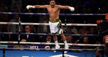 KHAN NOQUEA A LO GRECO ¡QUÉ PALA