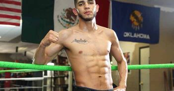 Negociaciones entre el campeón mundial Maurice Hooker y el retador Alex Saucedo Alex Saucedo (Credito de Fotos: Mikey Williams/Top Rank)