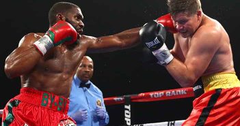 Jennings se recupera de caída y acaba con Dimitrenko en el noveno Jennings vs Dimitrenko (Foto: Mikey Williams / Top Rank)