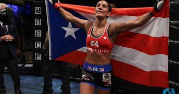 Gana Amanda Serrano por sumisión en el primer asalto Amanda Serrano (Foto: Combate Américas)