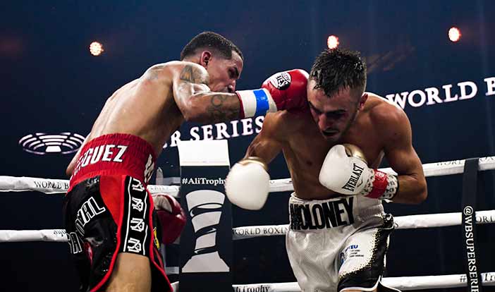 Emmanuel Rodríguez vs Jason Moloney (Foto: Alex Nunez / Fresh Productions Boxing)