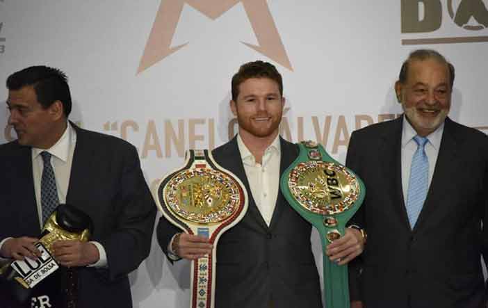 Canelo recibe el cinturón del CMB