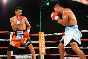 Luis Verón vs Jonathan Eniz (FOTOS: MERCEDES PINILLA - ARGENTINA BOXING PROMOTIONS)