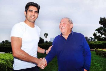 Vijender Singh y Bob Arum