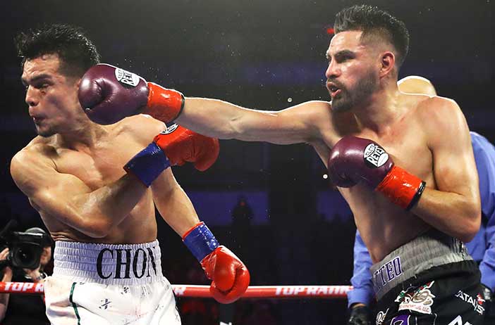 José Zepeda vs José Ramírez (Mikey Williams / Top Rank)