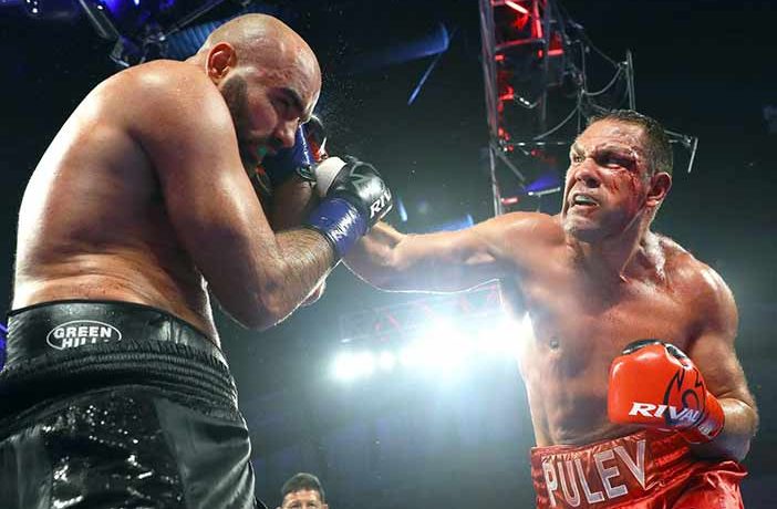 Bogdan Dinu vs Kubrat Pulev (Foto: Mikey Williams / Top Rank)