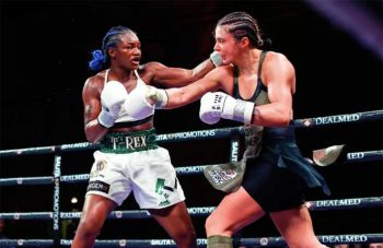 Claressa Shields vs Christina Hammer (Stephanie Trapp / SHOWTIME)