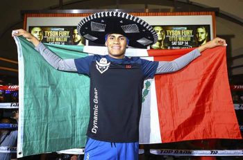 Emanuel Navarrete (Fotos: Mikey Williams / Top Rank)