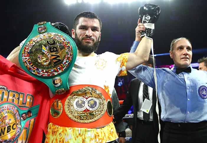 Artur Beterbiev (Foto: Mikey Williams / Top Rank)