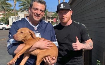 Mauricio Sulaimán y Saúl "Canelo" Álvarez