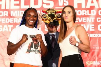 Claressa Shields e Ivana Habazin (Fotos de Stephanie Trapp)
