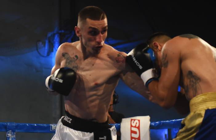 Fancundo Arce vs Ingación Rerrín (FOTOS: HUGO RAMOS - ARGENTINA BOXING PROMOTIONS)
