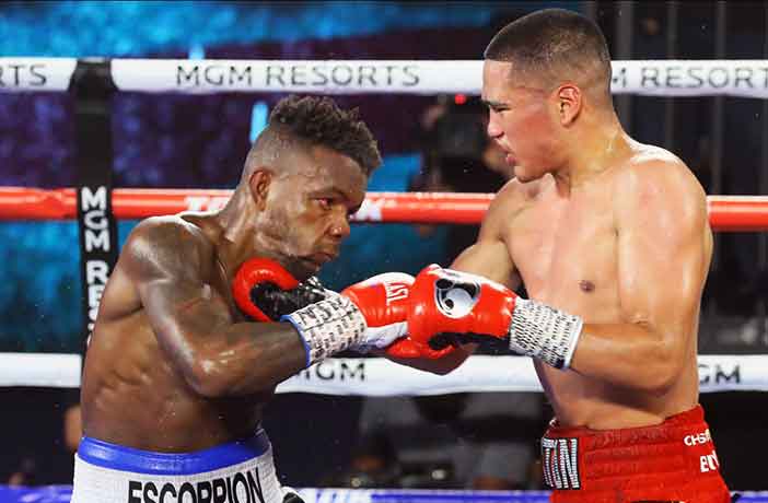 Gabriel Flores Jr. dominó a Josec Ruiz (Foto: Mikey Williams/ Top Rank)