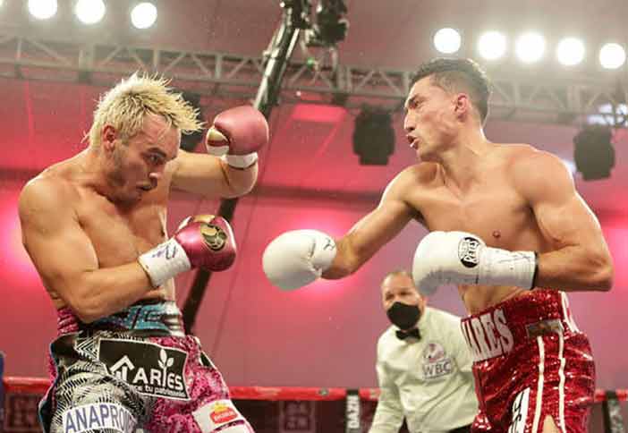 Julio César Chávez Jr. vs Mario Cázares (Foto: Promociones de 2M Box)