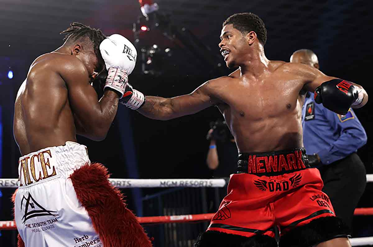 Shakur Stevenson vs Toka Kahn Clary (Credito de Fotos: Mikey Williams / Top Rank via Getty Images)