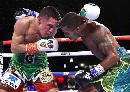 Oscar Valdez vs. Robson Conceição (Fotos: Mikey Williams / Top Rank vía Getty Images)