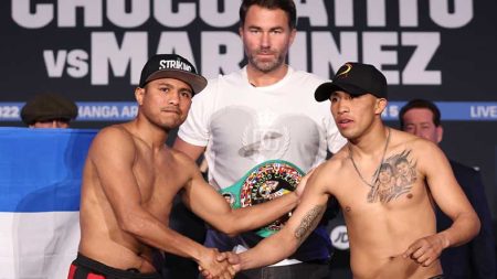 Román "Chocolatito" González, Eddie Hearn y Julio César Martínez