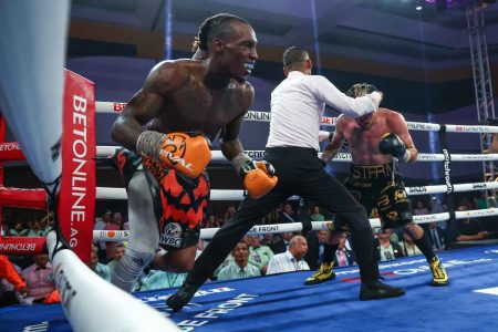 O'Shaquie Foster vs. "Rocky" Hernández