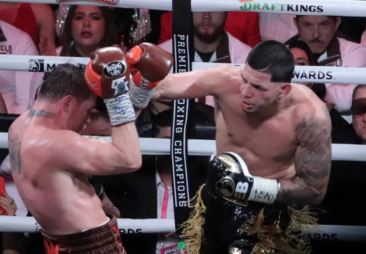 SAUL ALVAREZ VS EDGAR BERLANGA
(PHOTO CREDIT: SUMIO YAMADA
