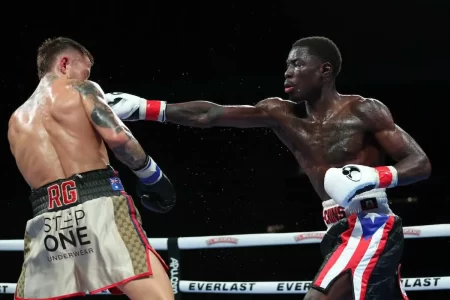 Liam Paro vs. Richardson Hitchins (Matchroom Boxing)jpeg