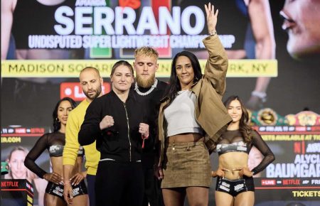 Katie Taylor, Jake Paul y Amanda Serrano (Foto: Esther Lin/Most Valuable Promotions)