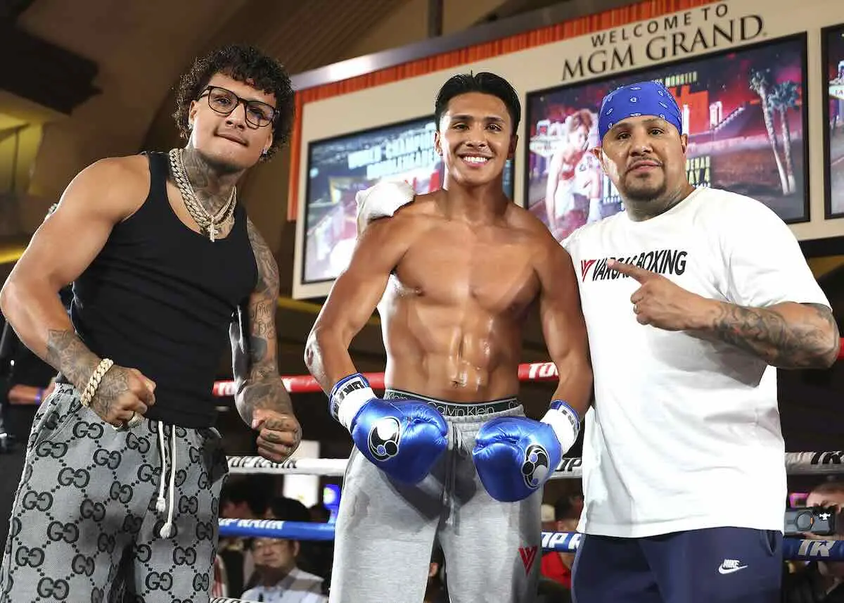 Amado Vargas, Emiliano Fernando Vargas y Fernando Vargas (Cortesía: Mikey Williams/Top Rank)