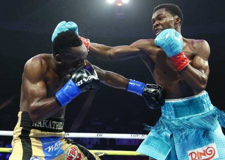 Abdullah Mason vence a Jeremia Nakathila