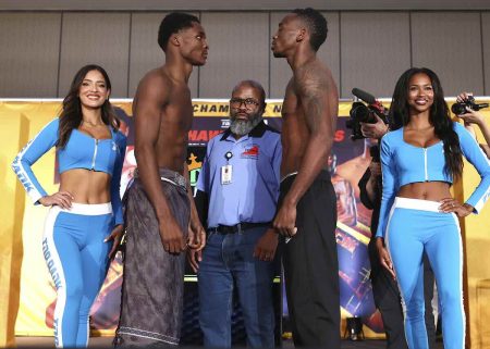 Abdullah Mason vs Jeremia Nakathila (Cortesía: Mikey Williams/Top Rank)