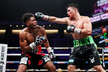 Bektemir Melikuziev vs Darius DFG Fulghum (Golden Boy Promotions)