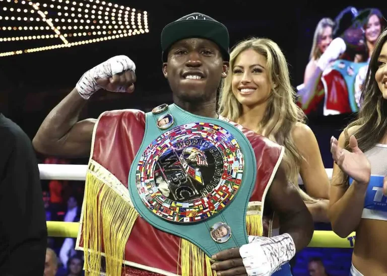Bruce Carrington (Cortesía: Mikey Williams/Top Rank)